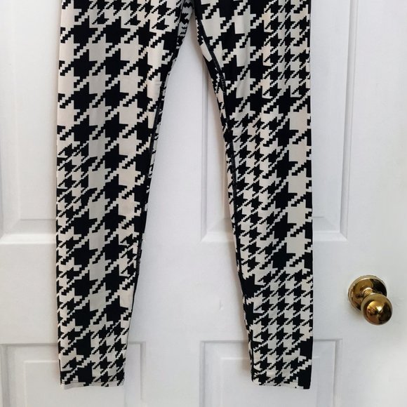 H&M  |  Houndstooth Patterned High-Waisted Leggings - Picture 3 of 4